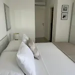 Meri Vila *