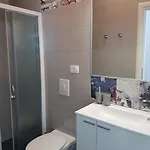 Meri * Makarská